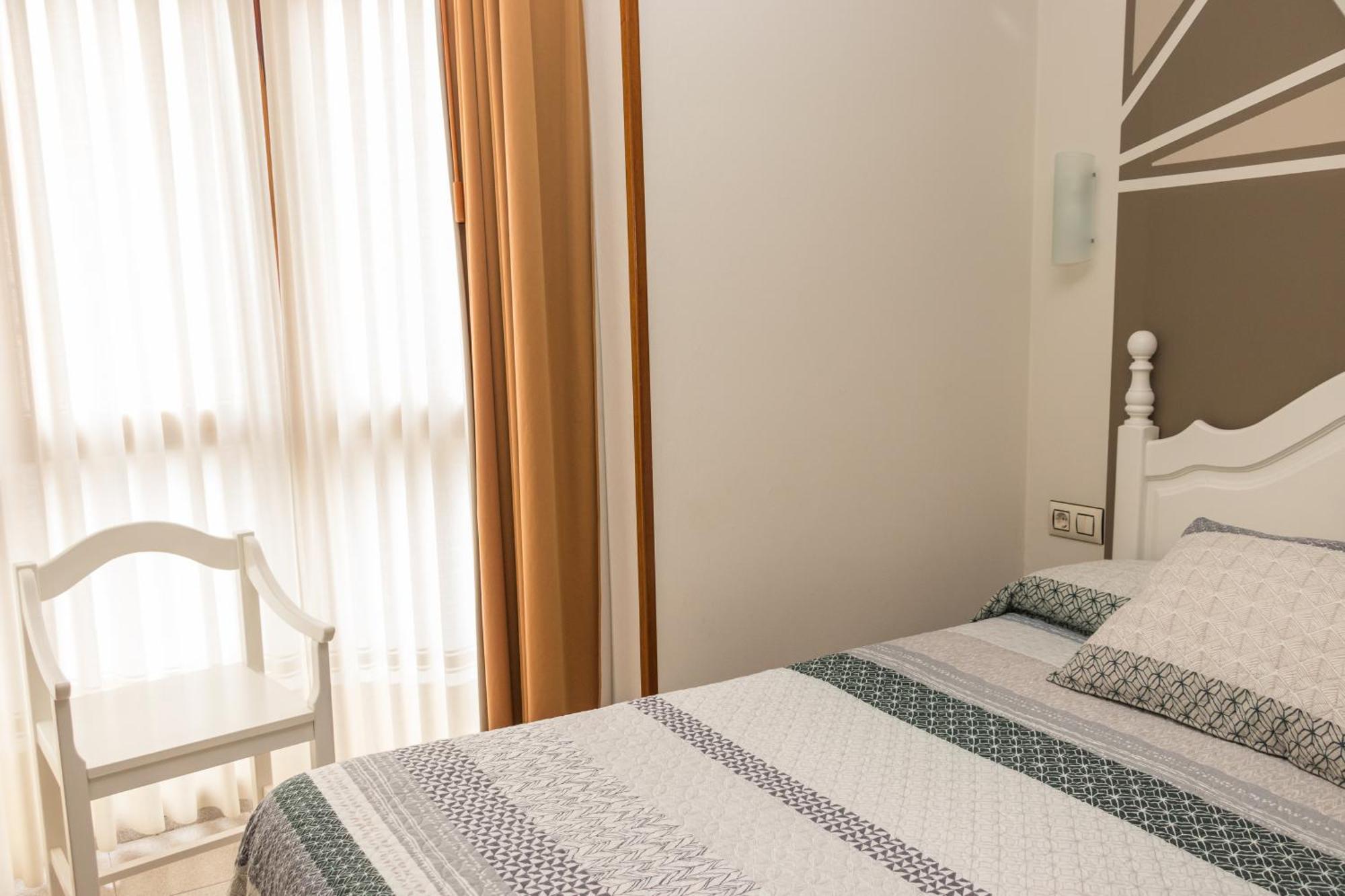 Hotel Plaza Cangas de Onis Exterior photo