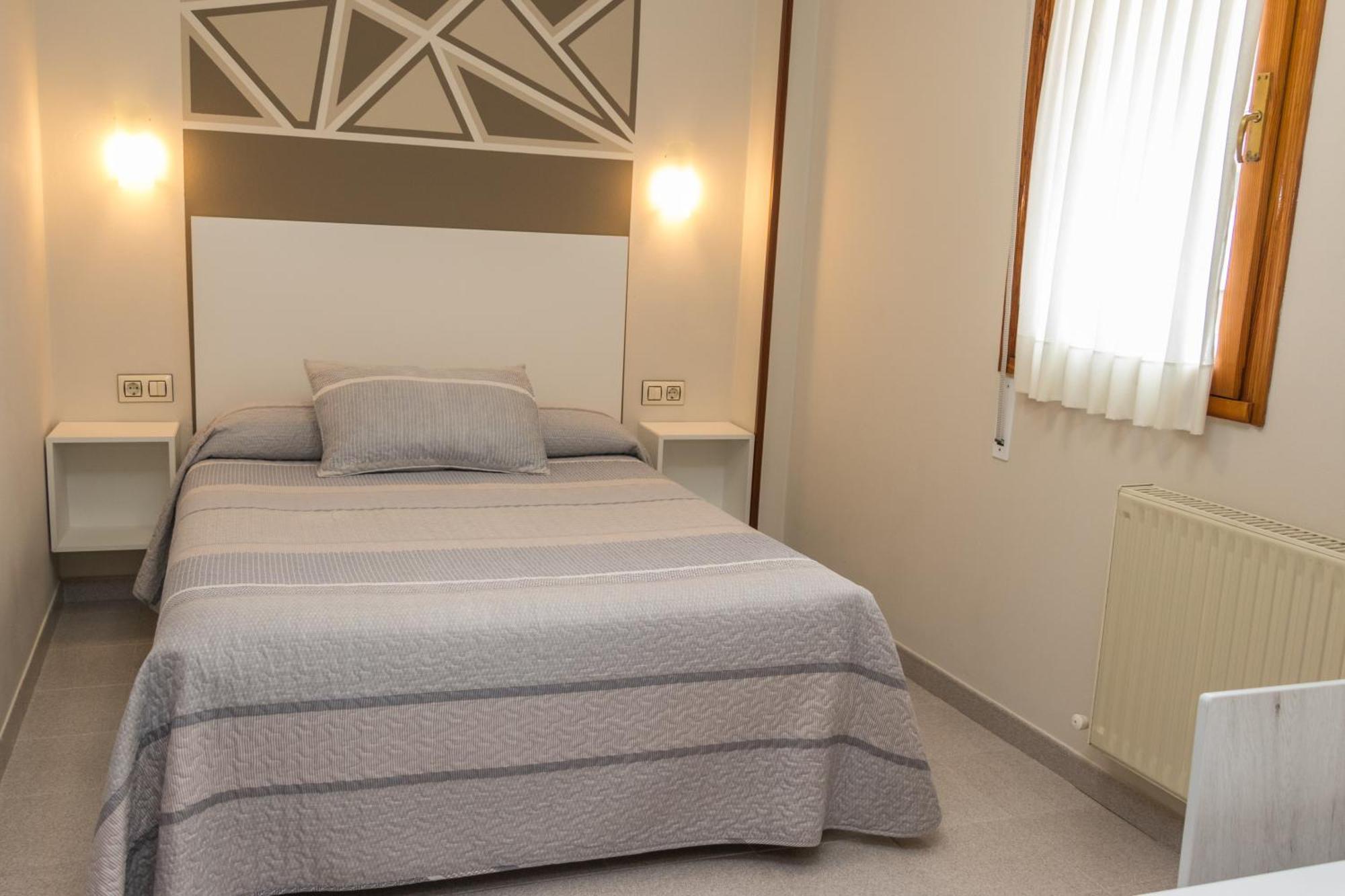 Hotel Plaza Cangas de Onis Exterior photo