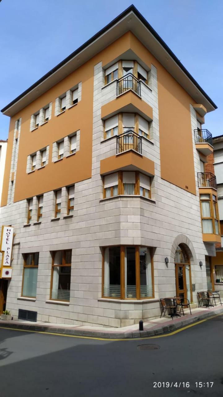 Hotel Plaza Cangas de Onis Exterior photo